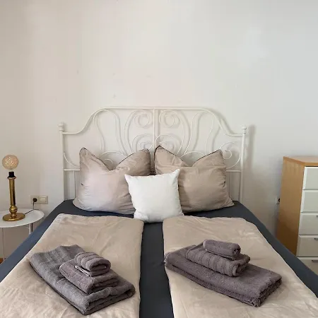 Cozy In The Heart Of Old Town Апартаменты
